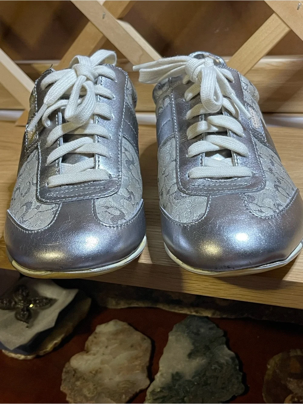 New -Y2K Coach Leatherware EST. 1941 “JOSS” Metallic Silver Leather Sneakers